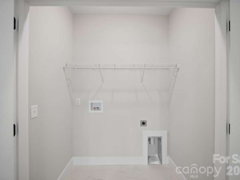 105 Collin Place, Asheville, NC 28804.  MLS# CAR4320936, YatesRealty ID 17876. 