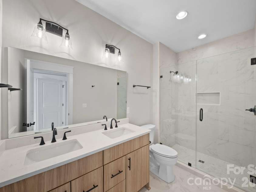 105 Collin Place, Asheville, NC 28804.  MLS# CAR4320936, YatesRealty ID 17876. 
