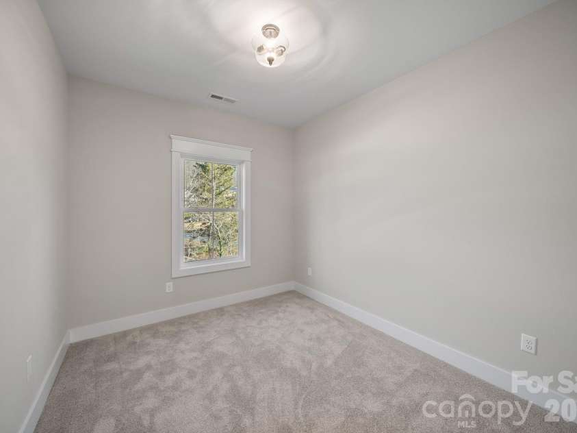105 Collin Place, Asheville, NC 28804.  MLS# CAR4320936, YatesRealty ID 17876. 