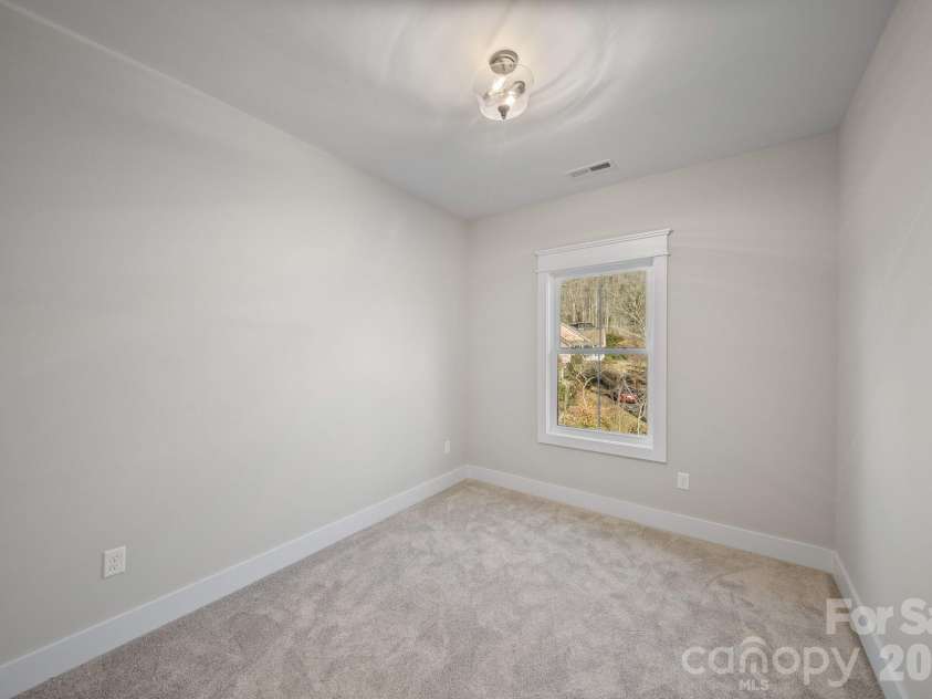 105 Collin Place, Asheville, NC 28804.  MLS# CAR4320936, YatesRealty ID 17876. 