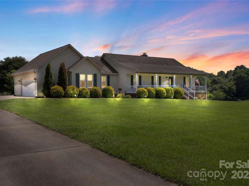 4916 Ritchie Road, Lincolnton, NC 28092.  MLS# CAR4256508, YatesRealty ID 17876. 