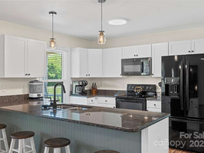 4916 Ritchie Road, Lincolnton, NC 28092.  MLS# CAR4256508, YatesRealty ID 17876. 