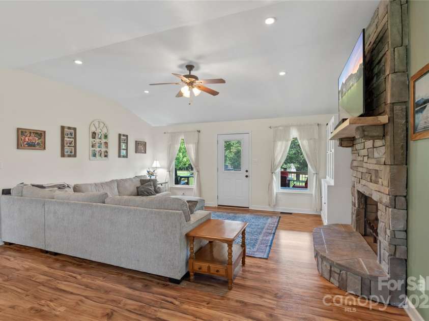 4916 Ritchie Road, Lincolnton, NC 28092.  MLS# CAR4256508, YatesRealty ID 17876. 