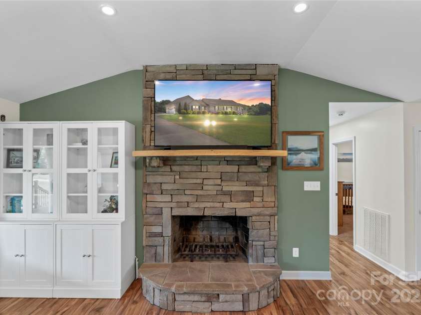 4916 Ritchie Road, Lincolnton, NC 28092.  MLS# CAR4256508, YatesRealty ID 17876. 