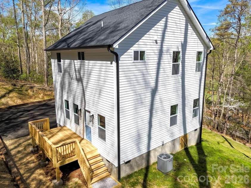 337 Garren Creek Road, Fairview, NC 28730.  MLS# CAR4321869, YatesRealty ID 17878. 