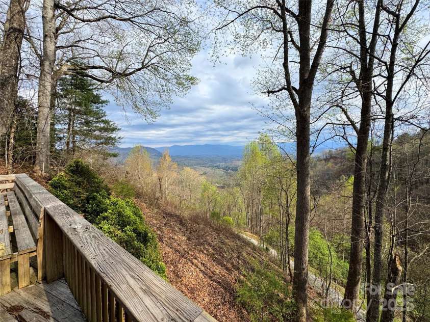 77 Ridge Drive, Bryson City, NC 28713.  MLS# CAR4245643, YatesRealty ID 17878. 