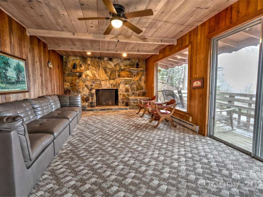 77 Ridge Drive, Bryson City, NC 28713.  MLS# CAR4245643, YatesRealty ID 17878. 