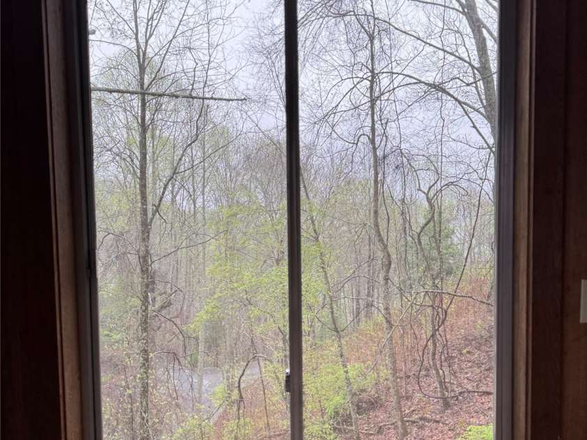 77 Ridge Drive, Bryson City, NC 28713.  MLS# CAR4245643, YatesRealty ID 17878. 