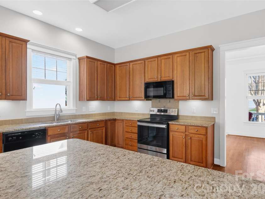 15817 Trenton Place Road, Huntersville, NC 28078.  MLS# CAR4326090, YatesRealty ID 17879. 