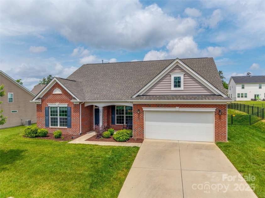 4926 Trayton Avenue, Gastonia, NC 28056.  MLS# CAR4250223, YatesRealty ID 17879. 