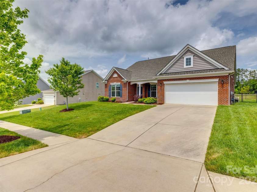 4926 Trayton Avenue, Gastonia, NC 28056.  MLS# CAR4250223, YatesRealty ID 17879. 