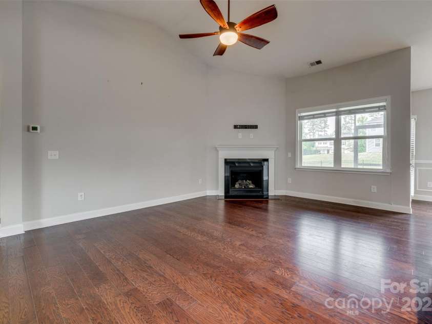 4926 Trayton Avenue, Gastonia, NC 28056.  MLS# CAR4250223, YatesRealty ID 17879. Great Room