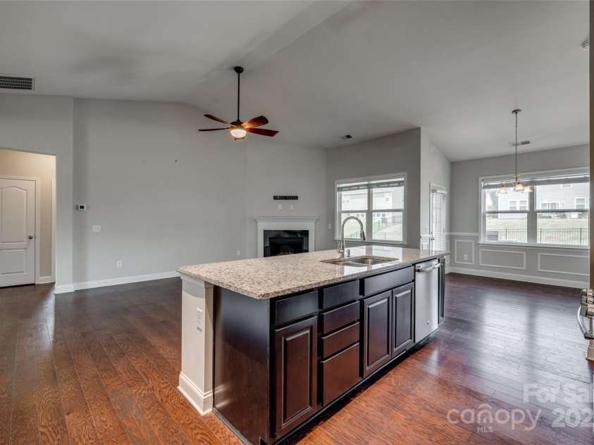 4926 Trayton Avenue, Gastonia, NC 28056.  MLS# CAR4250223, YatesRealty ID 17879. Kitchen