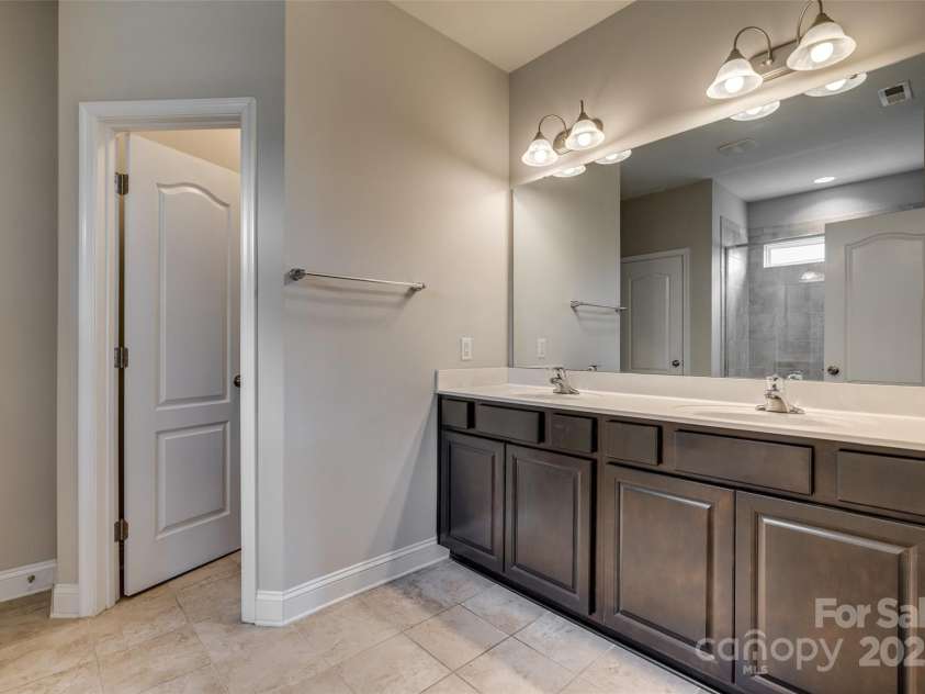 4926 Trayton Avenue, Gastonia, NC 28056.  MLS# CAR4250223, YatesRealty ID 17879. Primary Bathroom