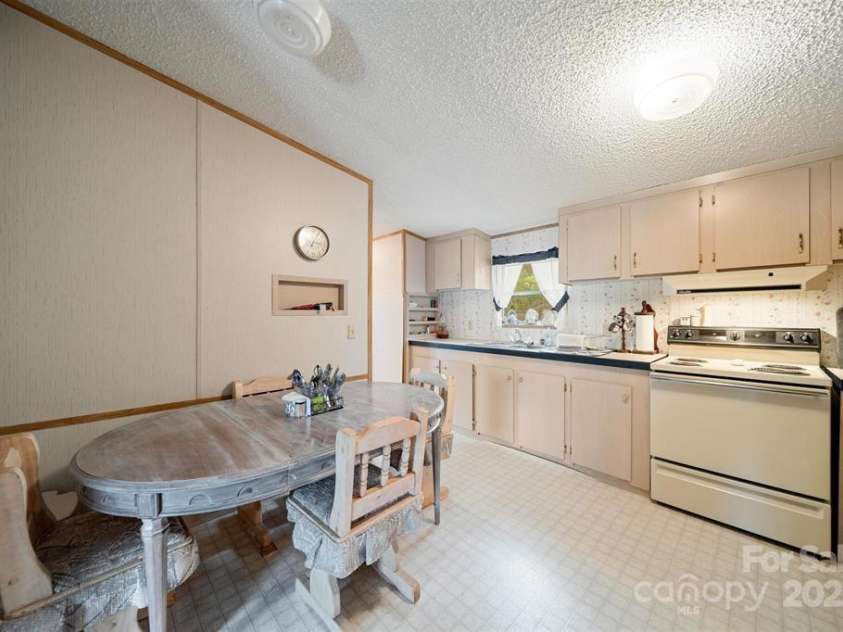 2342 Beaver Creek Road, Camden, SC 29020.  MLS# CAR4244938, YatesRealty ID 1788. 