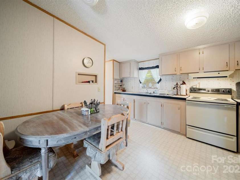 2342 Beaver Creek Road, Camden, SC 29020.  MLS# CAR4244938, YatesRealty ID 1788. 