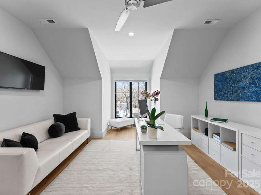 2103 Cortelyou Road, Charlotte, NC 28211.  MLS# CAR4214661, YatesRealty ID 17880. Guest Bedroom 