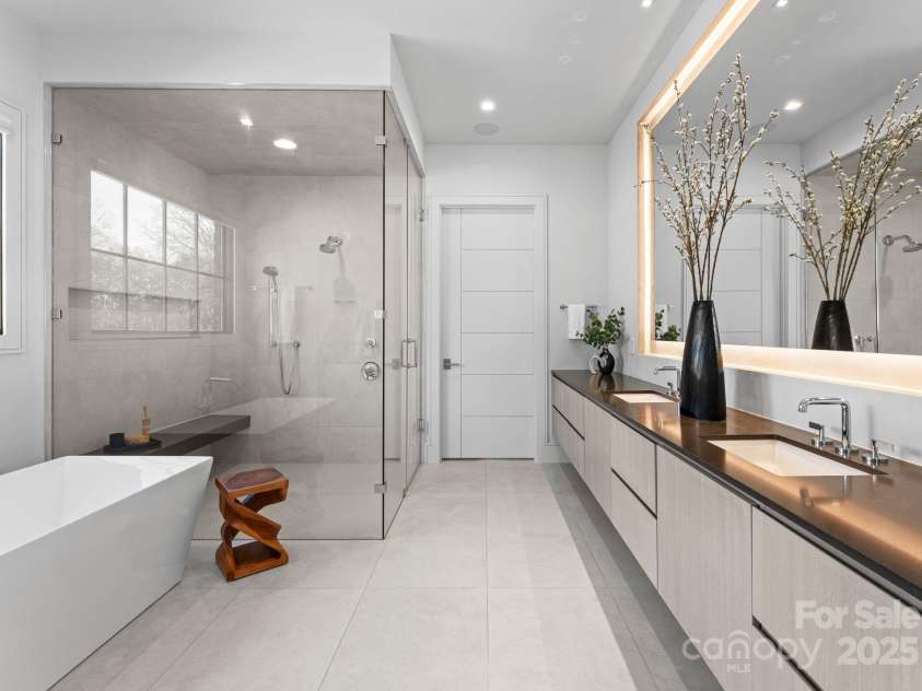 2103 Cortelyou Road, Charlotte, NC 28211.  MLS# CAR4214661, YatesRealty ID 17880. Spa-Like Primary Bathroom 