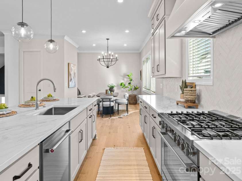 4207 Walker Road, Charlotte, NC 28211.  MLS# CAR4226946, YatesRealty ID 17881. 