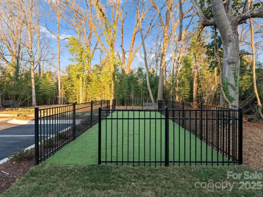 4207 Walker Road, Charlotte, NC 28211.  MLS# CAR4226946, YatesRealty ID 17881. 