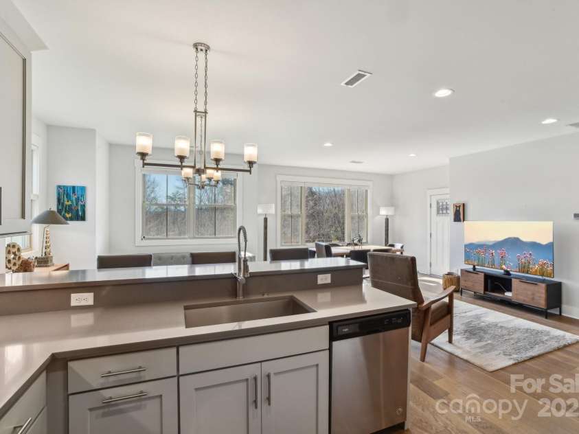 22 Thornes Lane, Asheville, NC 28805.  MLS# CAR4222972, YatesRealty ID 17882. Kitchen