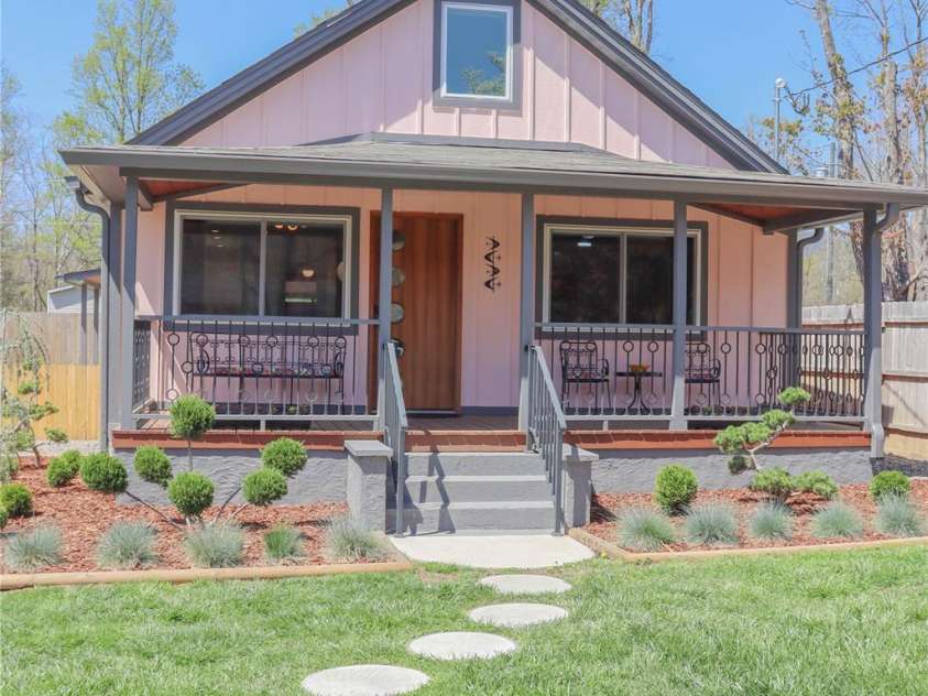 219 Flat Creek Road, Black Mountain, NC 28711.  MLS# CAR4247409, YatesRealty ID 17883. 