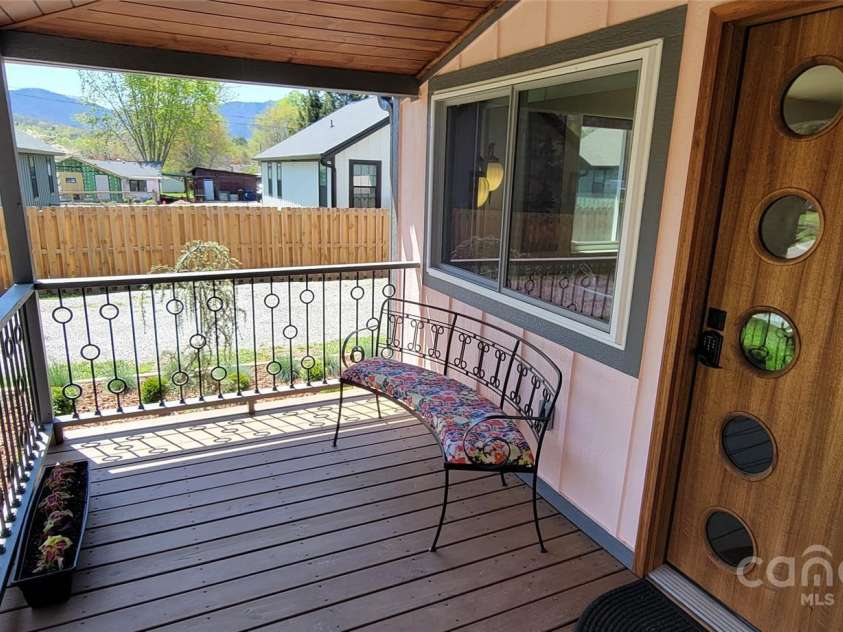 219 Flat Creek Road, Black Mountain, NC 28711.  MLS# CAR4247409, YatesRealty ID 17883. 