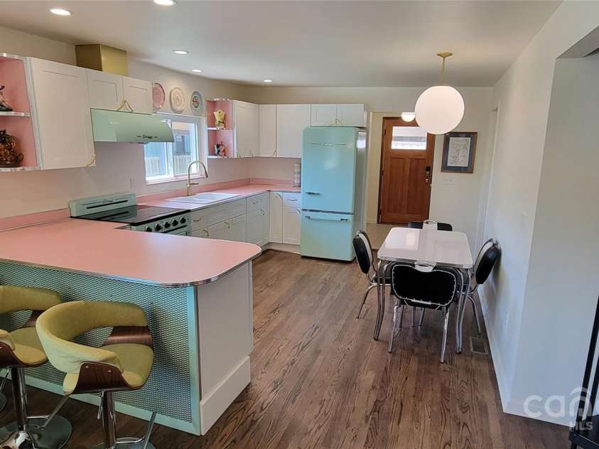 219 Flat Creek Road, Black Mountain, NC 28711.  MLS# CAR4247409, YatesRealty ID 17883. 