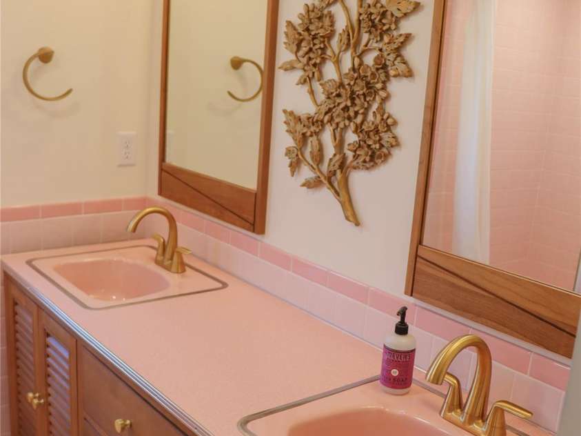 219 Flat Creek Road, Black Mountain, NC 28711.  MLS# CAR4247409, YatesRealty ID 17883. 