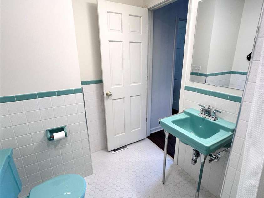 219 Flat Creek Road, Black Mountain, NC 28711.  MLS# CAR4247409, YatesRealty ID 17883. 