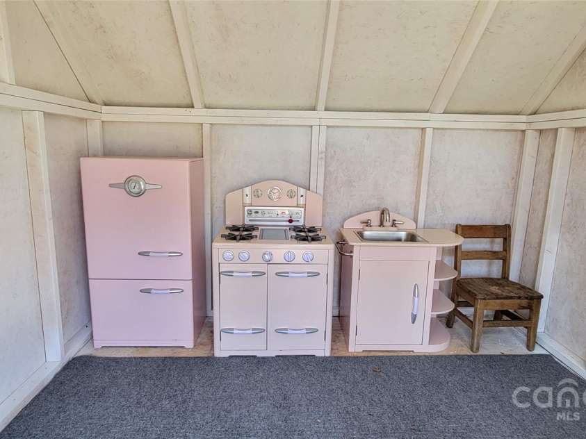 219 Flat Creek Road, Black Mountain, NC 28711.  MLS# CAR4247409, YatesRealty ID 17883. 