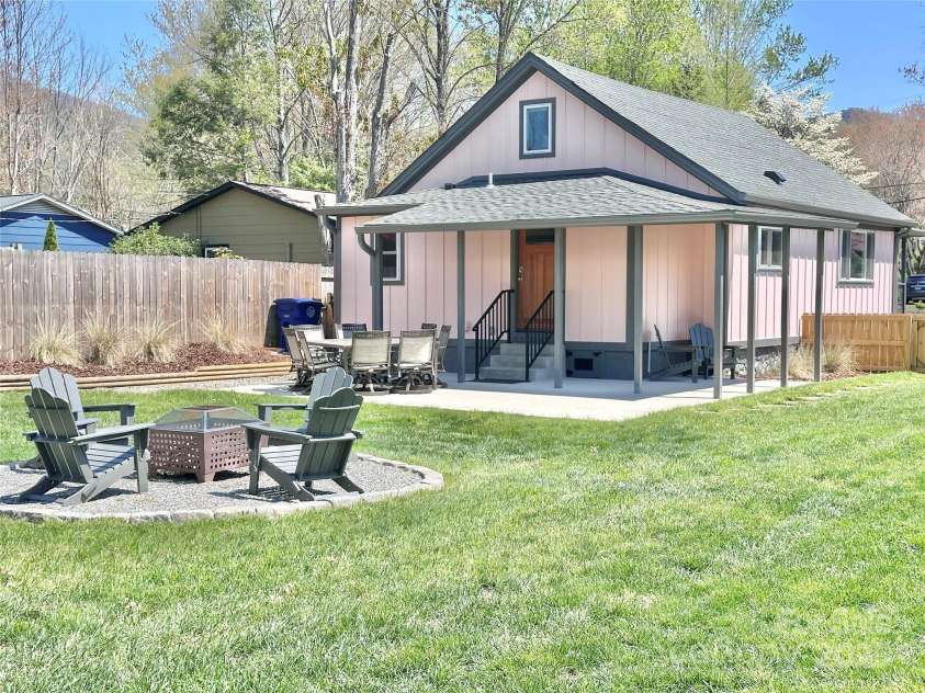 219 Flat Creek Road, Black Mountain, NC 28711.  MLS# CAR4247409, YatesRealty ID 17883. 