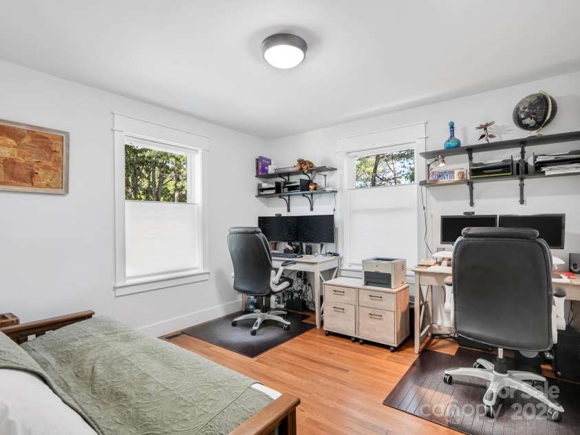 18 Covington Street, Asheville, NC 28806.  MLS# CAR4249080, YatesRealty ID 17884. 