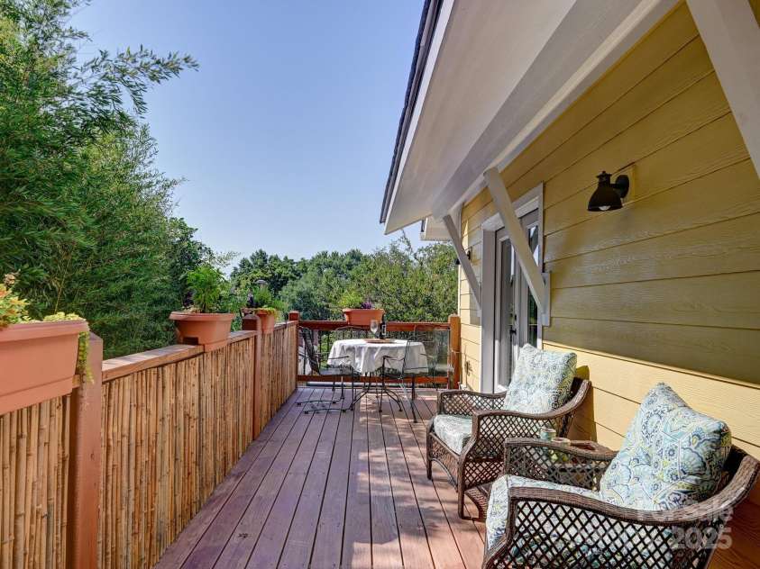 18 Covington Street, Asheville, NC 28806.  MLS# CAR4249080, YatesRealty ID 17884. 