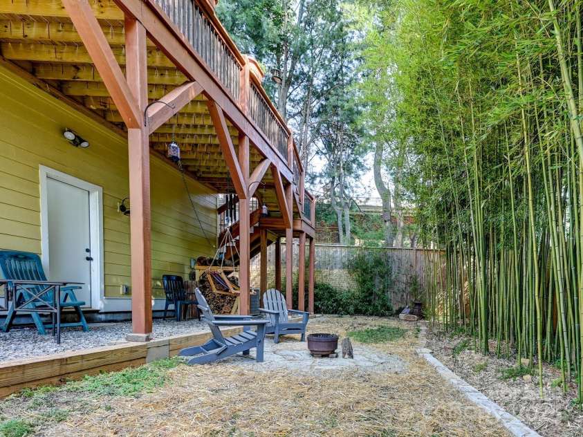 18 Covington Street, Asheville, NC 28806.  MLS# CAR4249080, YatesRealty ID 17884. 