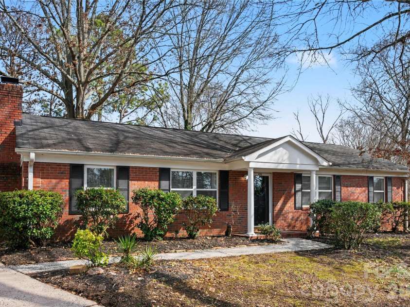8205 Meadowind Circle, Charlotte, NC 28226.  MLS# CAR4353063, YatesRealty ID 17884. 