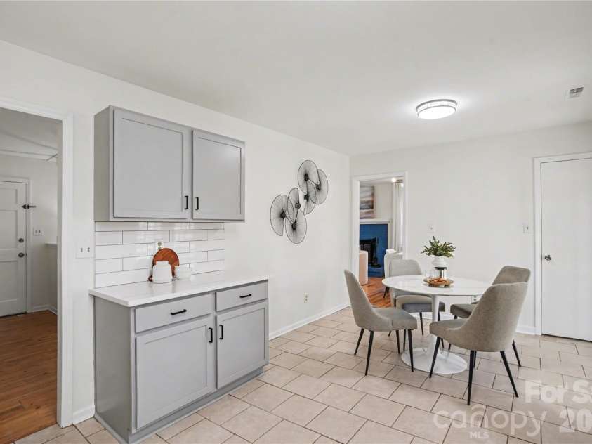 8205 Meadowind Circle, Charlotte, NC 28226.  MLS# CAR4353063, YatesRealty ID 17884. 