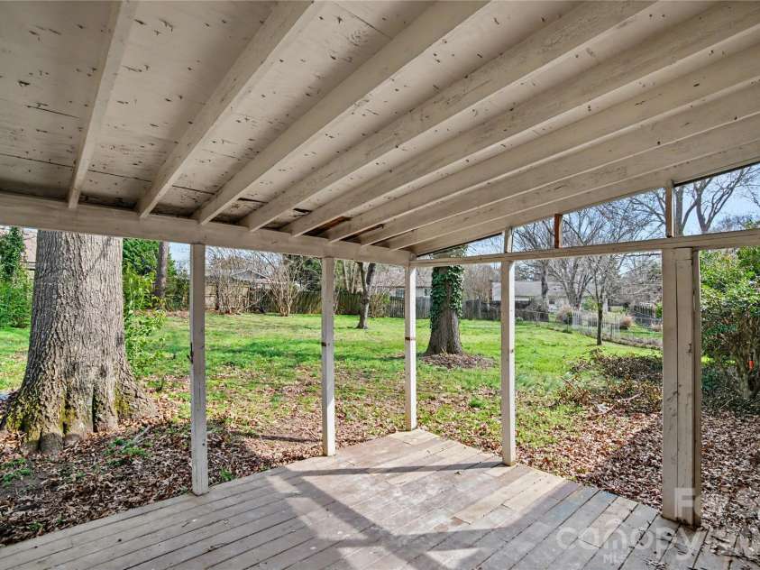 8205 Meadowind Circle, Charlotte, NC 28226.  MLS# CAR4353063, YatesRealty ID 17884. 