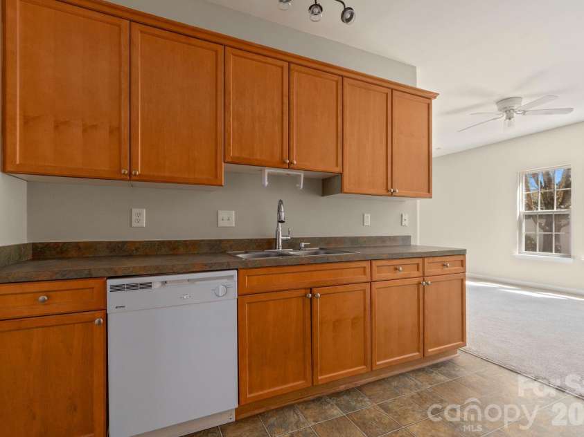 4140 Kenton Glenn Court, Concord, NC 28027.  MLS# CAR4355708, YatesRealty ID 17885. 