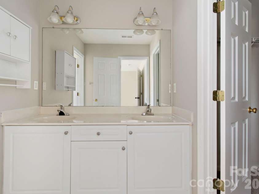 4140 Kenton Glenn Court, Concord, NC 28027.  MLS# CAR4355708, YatesRealty ID 17885. 