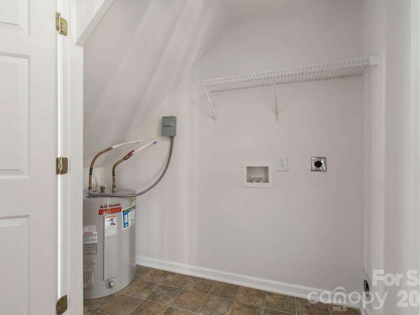 4140 Kenton Glenn Court, Concord, NC 28027.  MLS# CAR4355708, YatesRealty ID 17885. 
