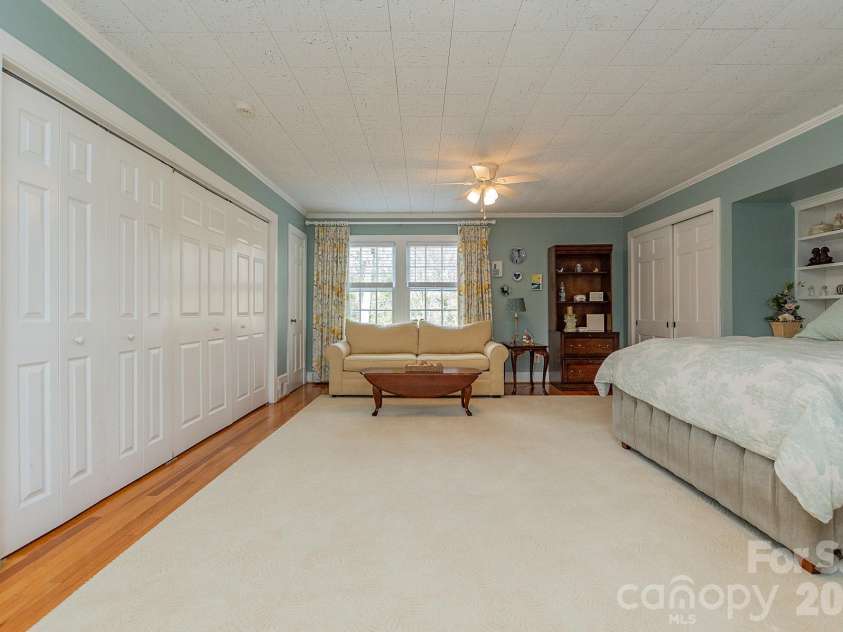 403 Weaver Drive, Lexington, NC 27292.  MLS# CAR4355217, YatesRealty ID 17886. 