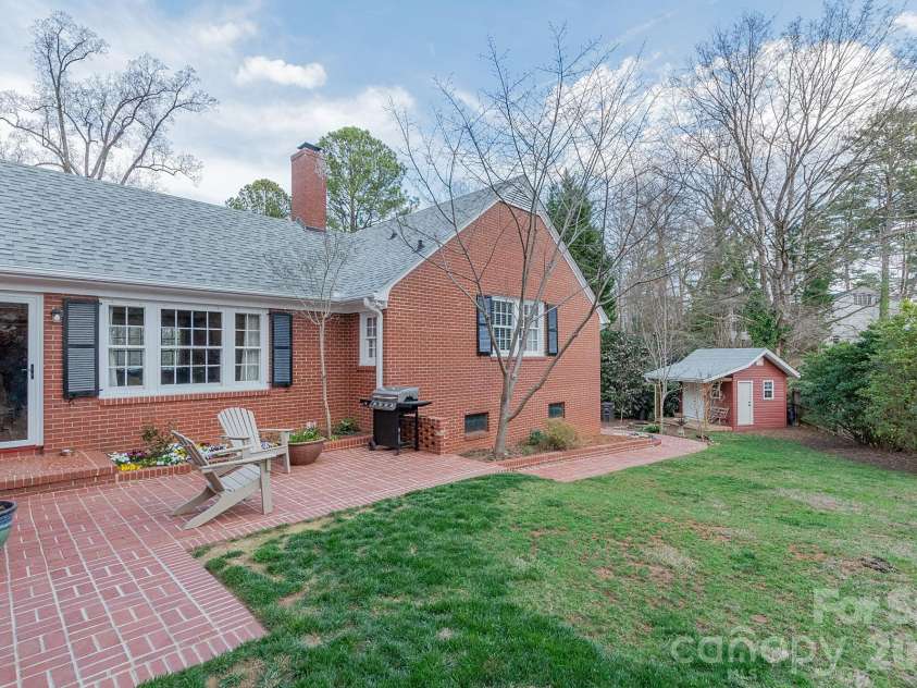 403 Weaver Drive, Lexington, NC 27292.  MLS# CAR4355217, YatesRealty ID 17886. 