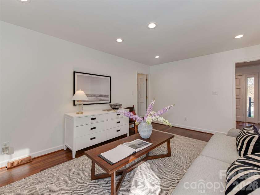 7244 Terrace Drive, Charlotte, NC 28211.  MLS# CAR4357695, YatesRealty ID 17887. 