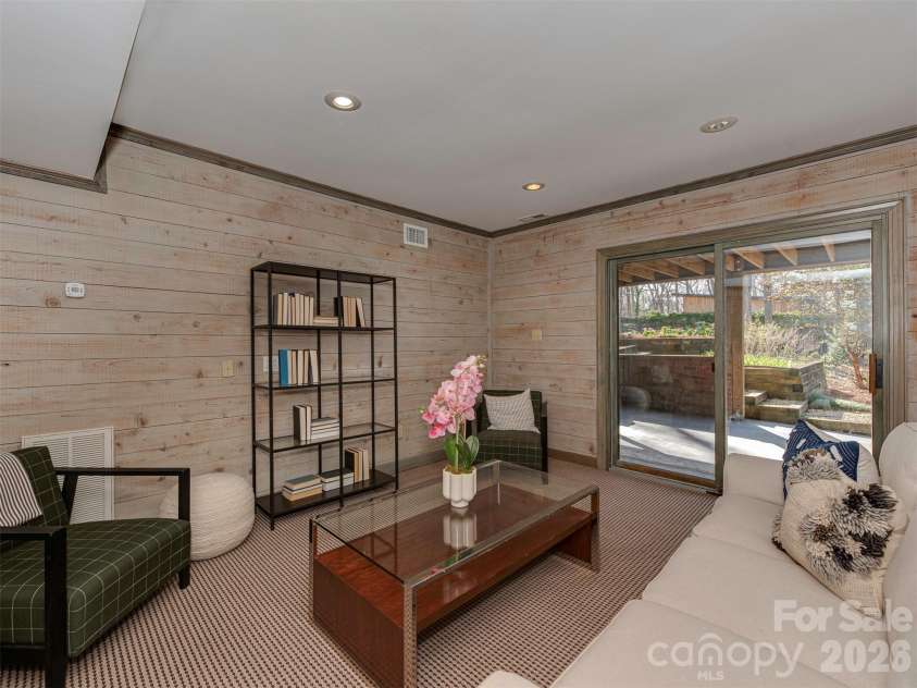 7244 Terrace Drive, Charlotte, NC 28211.  MLS# CAR4357695, YatesRealty ID 17887. 