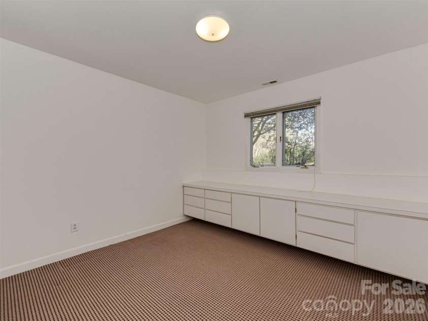 7244 Terrace Drive, Charlotte, NC 28211.  MLS# CAR4357695, YatesRealty ID 17887. 