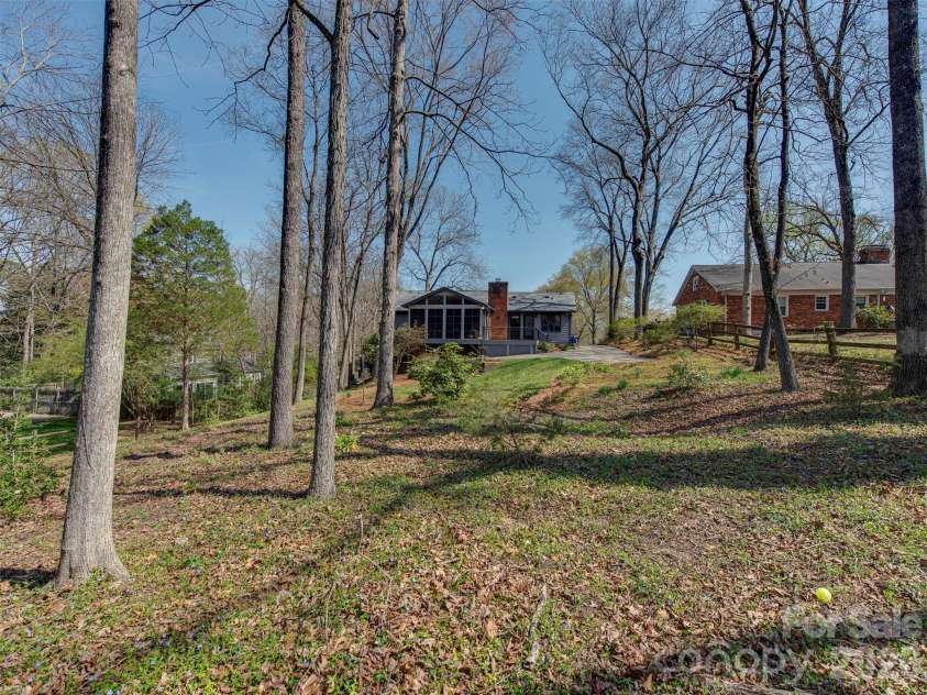 7244 Terrace Drive, Charlotte, NC 28211.  MLS# CAR4357695, YatesRealty ID 17887. 