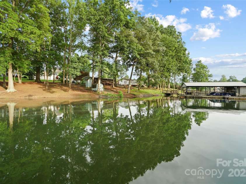 132 Flora Vista Drive, Mooresville, NC 28117.  MLS# CAR4258378, YatesRealty ID 17888. 