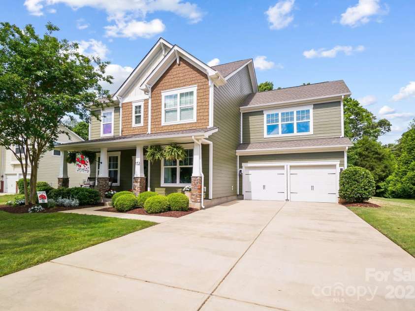 132 Flora Vista Drive, Mooresville, NC 28117.  MLS# CAR4258378, YatesRealty ID 17888. 