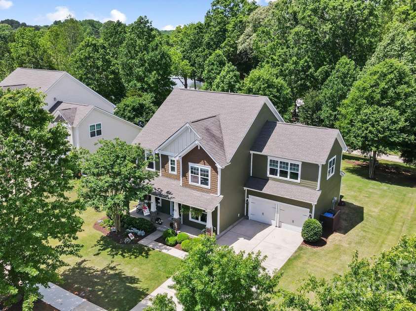 132 Flora Vista Drive, Mooresville, NC 28117.  MLS# CAR4258378, YatesRealty ID 17888. 